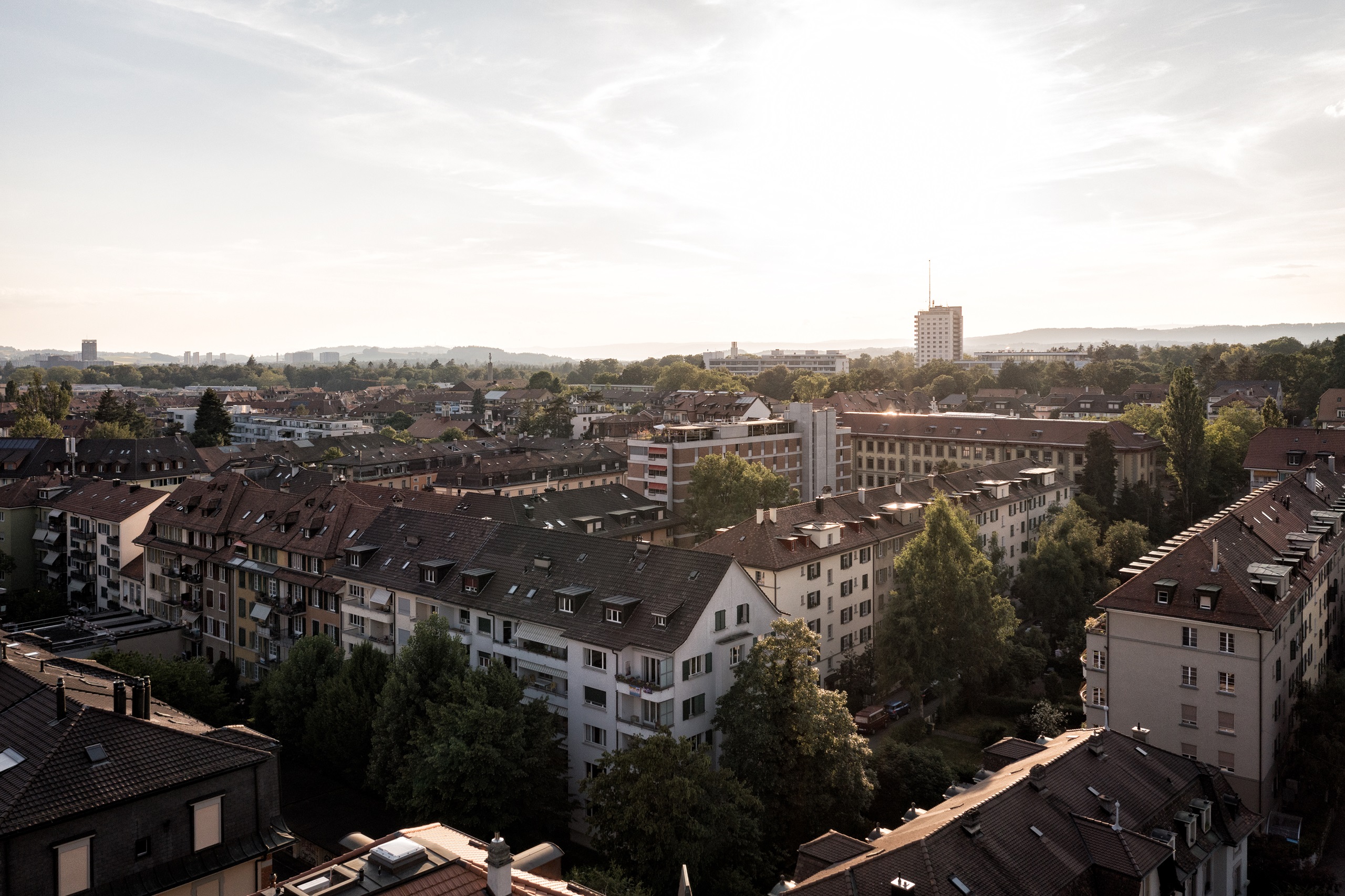 Aussicht von der Dachterrasse vom B auf die Stadt Bern.